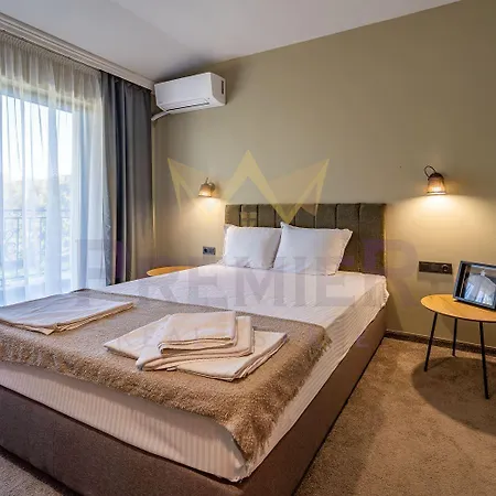 Casa * 圣君士坦丁和海伦那