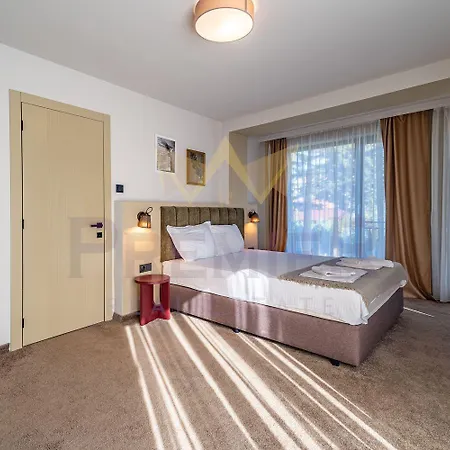 Casa Hotel *